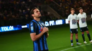 Nicola diz que Vasco, Atlético-MG e Santos tem interesse no zagueiro Rafael Tolói: “Tá livre no mercado”