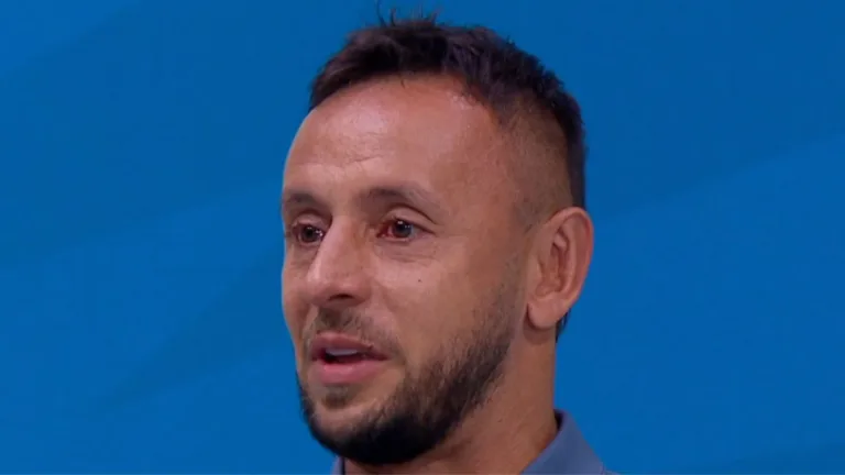 Rafinha, ex-São Paulo, Flamengo e Grêmio, vai às lágrimas ao anunciar aposentadoria: “Não jogo mais profissionalmente”