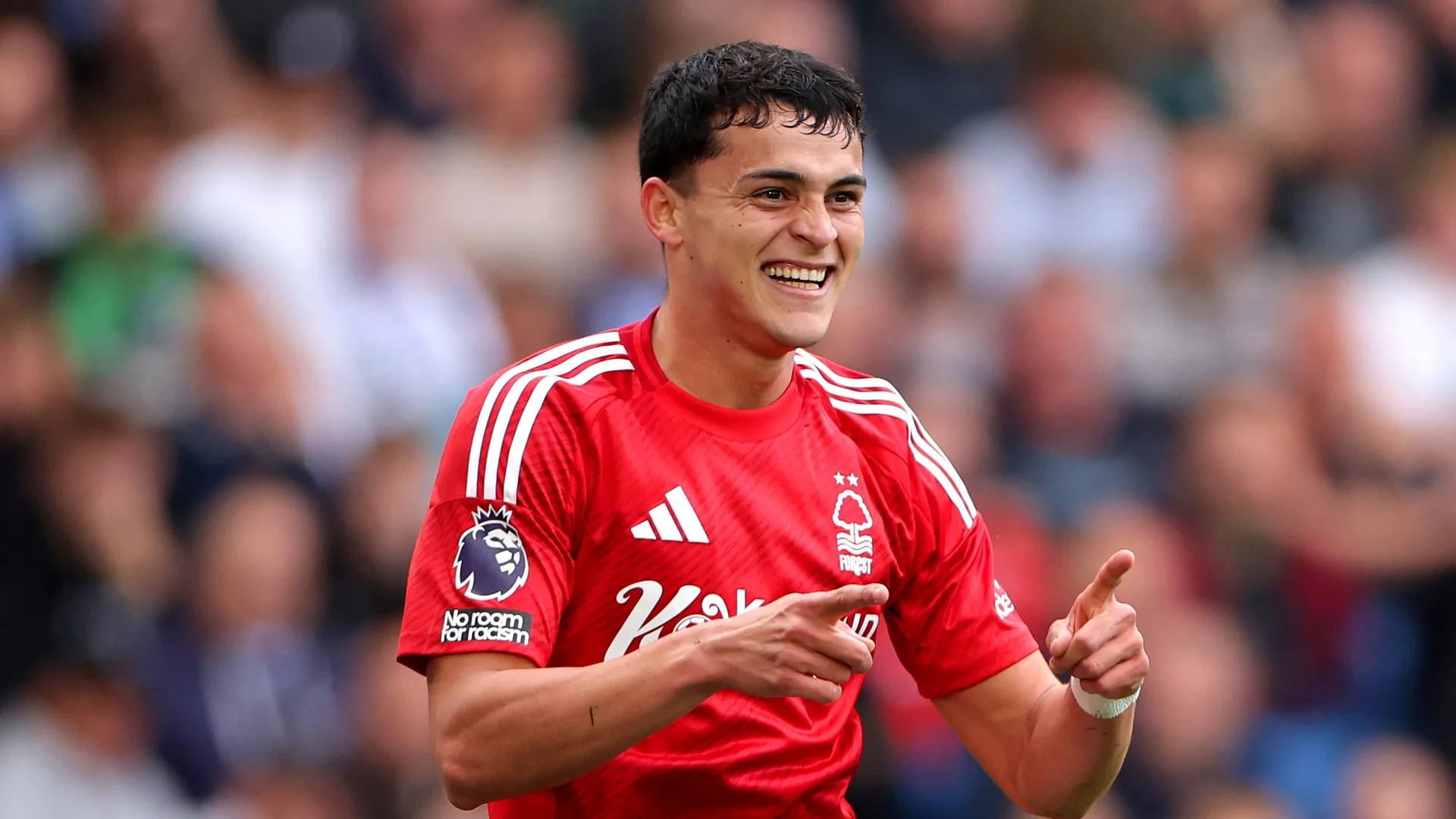 Corinthians tenta ‘chapéu’ no Palmeiras por Sosa e Nicola traz posição do Forest: “Não há intenção de emprestar”