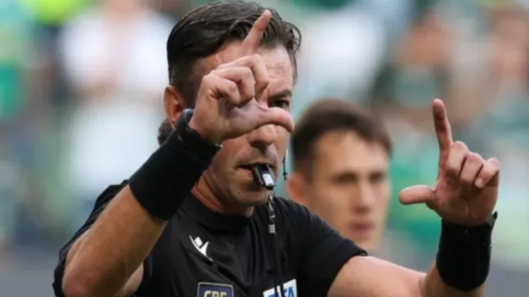 Atlético-MG faz reclamação sobre arbitragem de partida contra Flamengo na Copa do Brasil: “Preocupados e insatisfeitos”