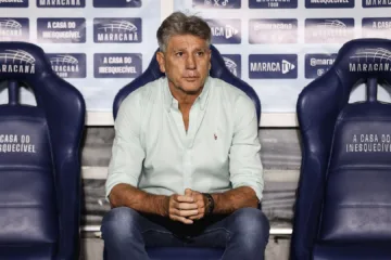 Renato Gaúcho reclama do calendário e aponta falha em derrota do Fluminense no clássico: “Nós pagamos caro”