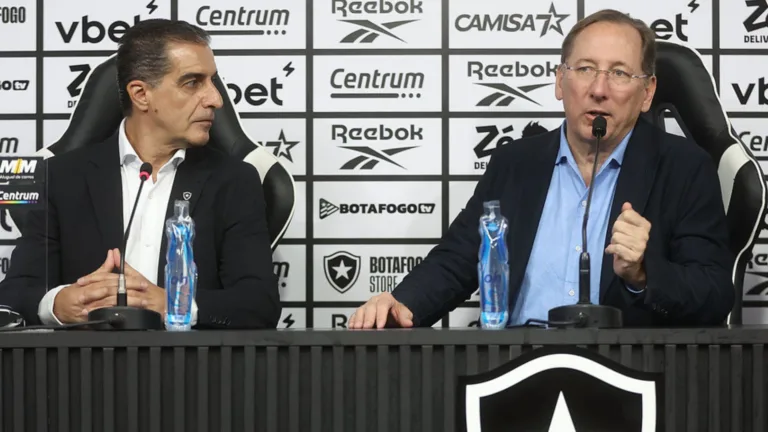 Renato Paiva exalta o Palmeiras após revolta de Textor com eliminação do Botafogo: “É mais fácil criticar”