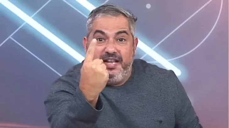 CBF define impedimento semiautomático em 2025 e Ricardinho critica: “Traz e coloca para o returno” CBF define impedimento semiautomático em 2025 e Ricardinho critica: “Traz e coloca para o returno”
