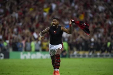 Rodinei diz que Gerson é craque e revela aprendizados com Rogério Ceni no Flamengo: “Tinha umas novidades”