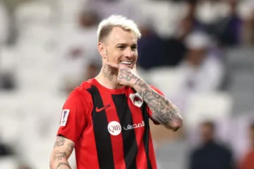 Róger Guedes reduz o salário no Grêmio e Eduardo Gabardo revela: “Recebe entre R$ 4 e R$ 5 milhões”