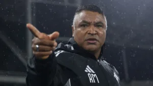 Roger Machado vê necessidade de reação urgente do Internacional na volta do Brasileirão: “A demanda é a recuperação”