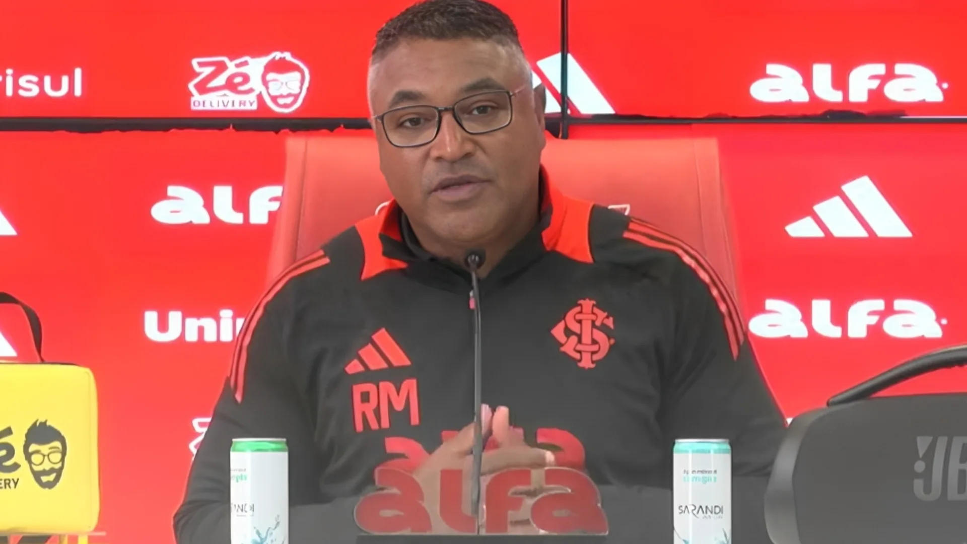 Roger Machado indica escalação do Internacional contra o Fluminense na Copa do Brasil: “Mais equilibrada no momento”