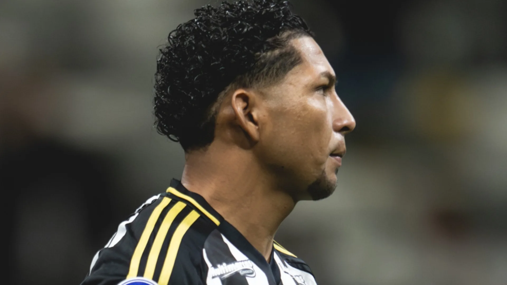 Rony tem multa rescisória barata no Atlético-MG e Nicola alerta: “Fez essa exigência”