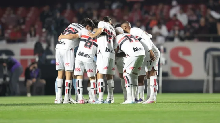 Crespo deve iniciar com Dinenno na escalação do São Paulo contra o Fluminense e torcida reage: “Oportunidade de mostra serviço”