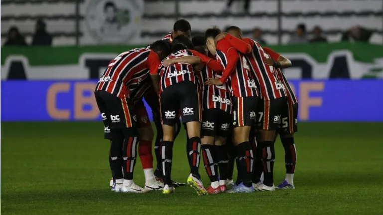 Flavio Prado descarta possibilidade do São Paulo virar “potência” no Brasileirão: “Não tira o risco de rebaixamento”