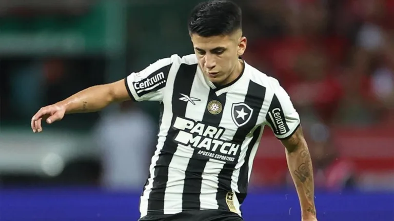 Thiago Almada, do Botafogo, fica perto de ser o jogador mais valioso do Brasileirão; Estêvão e Gerson estão de saída