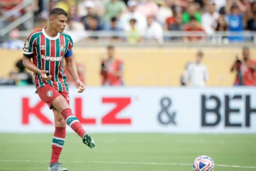 Ricardo Rocha aponta qualidades de Thiago Silva e pede zagueiro do Fluminense na seleção: “Está dando aula de futebol”