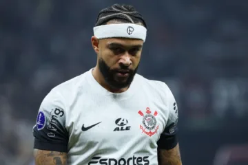 Fabiani expõe clima ruim entre lideranças do Corinthians e Memphis Depay: “Não aceitam o contrato dele”