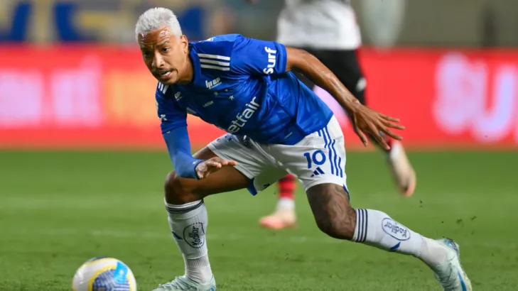 Torcedores do Cruzeiro exaltam Matheus Pereira após gol na Vitória Cup: “Mais craque que Cristiano Ronaldo” Torcedores do Cruzeiro exaltam Matheus Pereira após gol na Vitória Cup: “Mais craque que Cristiano Ronaldo”