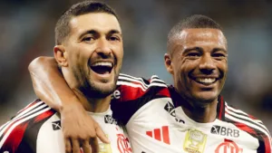 Torcedores do Flamengo reagem após indireta de Arrascaeta para médico do clube: “Cadê o Bap?”