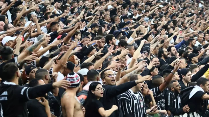 Milton Neves ignora Flamengo ao eleger Corinthians e Atlético-MG as torcidas mais fanáticas do Brasil: “Desafiam a lógica”