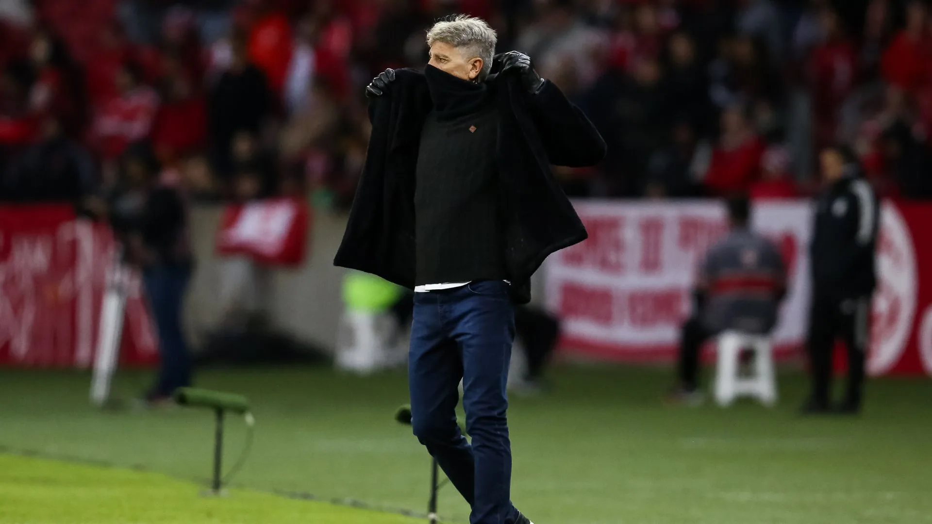 Torcida do Grêmio debocha do Internacional e exalta trabalho de Renato Portaluppi no Fluminense: “Pai do Inter”