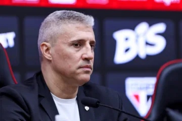 Torcida do São Paulo detona declaração de Crespo após derrota para o Flamengo no Brasileirão: “Perdeu meu respeito”