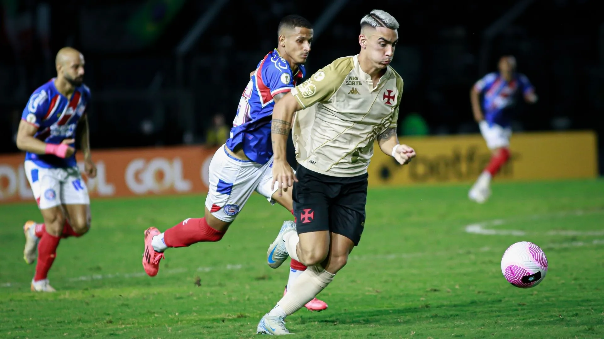 Por que o jogo entre Vasco x Bahia pela 16ª rodada do Brasileirão foi adiado?