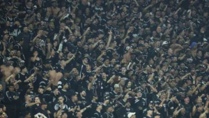 Vessoni discute sobre responsabilidade do Corinthians nas ações dos torcedores: “O errado é o Hugo Souza”