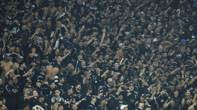 Vessoni discute sobre responsabilidade do Corinthians nas ações dos torcedores: “O errado é o Hugo Souza”