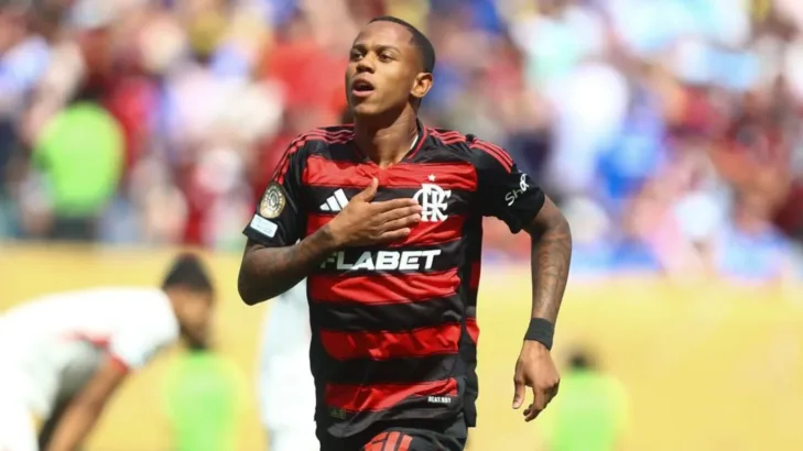 Flamengo encaminha renovação de Wallace Yan e Nicola revela salário baixo: “Multa rescisória de R$ 33 milhões” Flamengo encaminha renovação de Wallace Yan e Nicola revela salário baixo: “Multa rescisória de R$ 33 milhões”