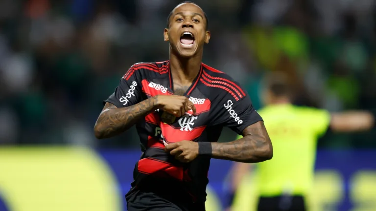 Flamengo valoriza Wallace Yan e aumenta salário de joia da base após sondagens da Europa: “Era R$ 16,5 mil”