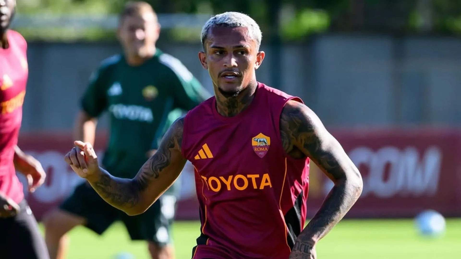 Wesley entra em ranking de laterais brasileiros mais caros da história; lista tem Filipe Luís no top-10