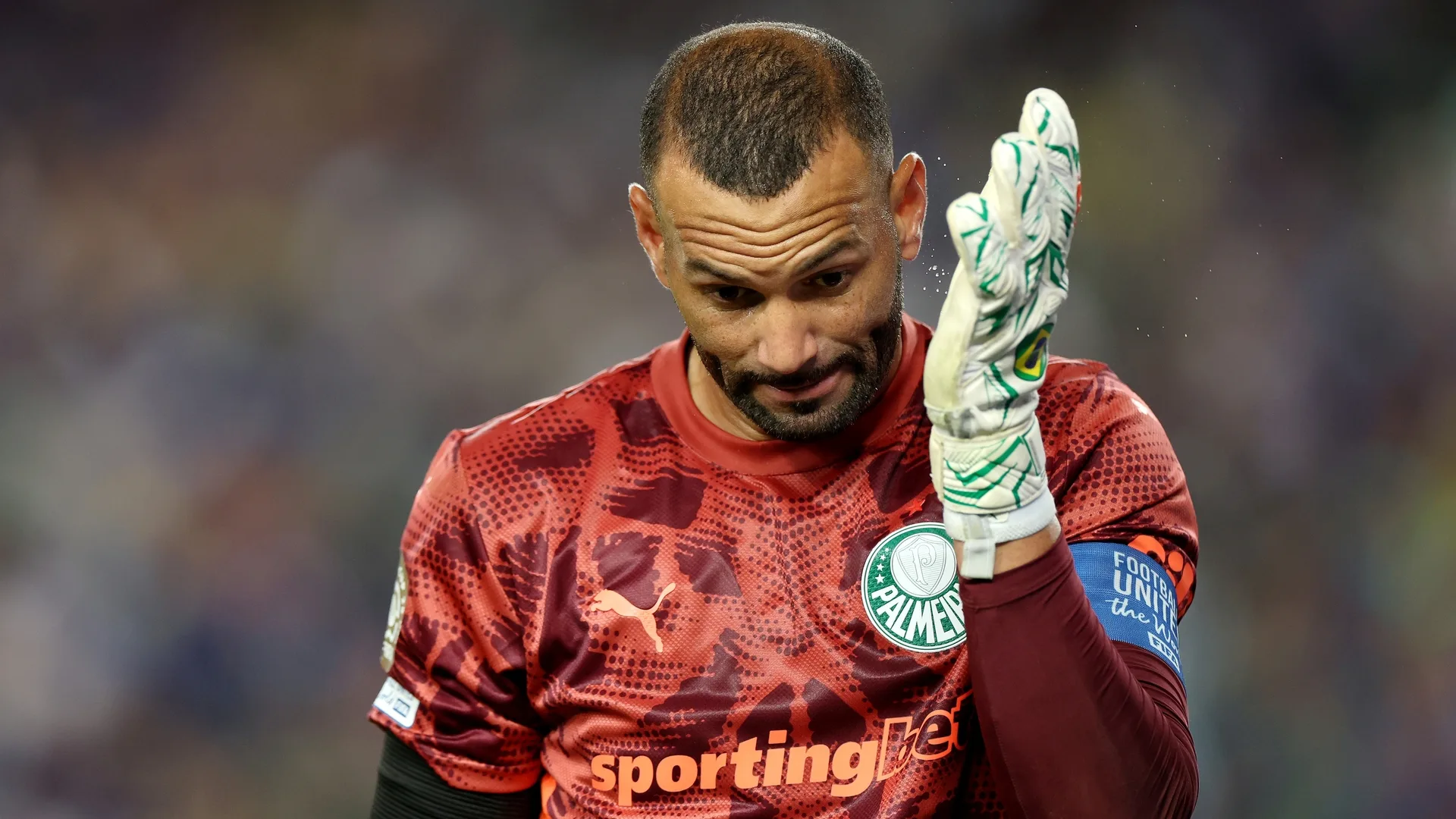 Amorim busca opinião dos torcedores do Palmeiras sobre Weverton: “Ídolo, mas tem que pensar em substituição”