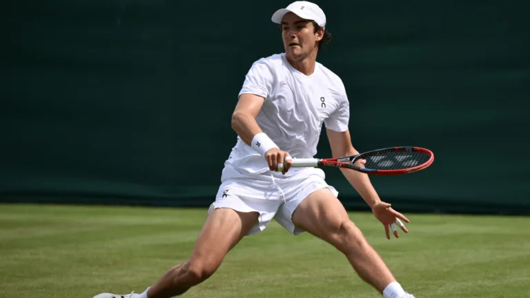 Stan Smith aposta em João Fonseca entre os rivais Sinner e Alcaraz: “Vão ter que ficar de olho”