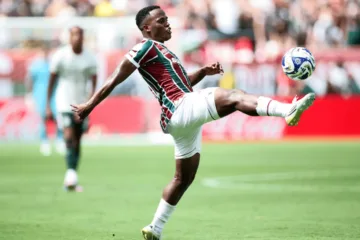 Jhon Arias pode ser indicado à Bola de Ouro e torcedores argumentam: “COMPLETO”