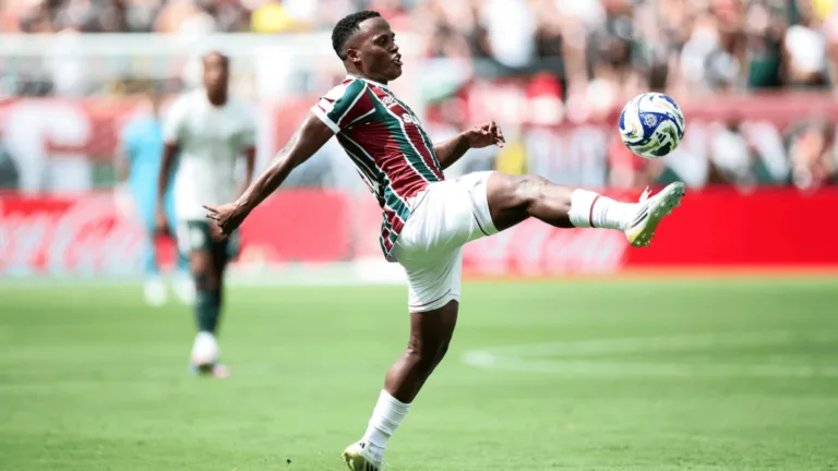 Jhon Arias brilha com o Fluminense no Mundial e pode ser indicado ao prêmio Bola de Ouro