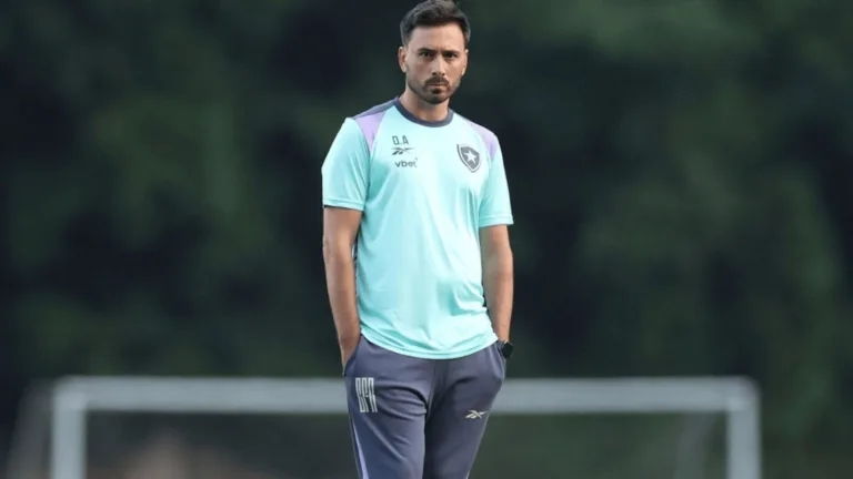 Caçapa lidera vitória do Botafogo e brinca com Davide Ancelotti: “Auxiliar de luxo”