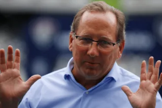 John Textor desmente informação da venda de Gregore ao Al-Rayyan: “Incrivelmente falso"