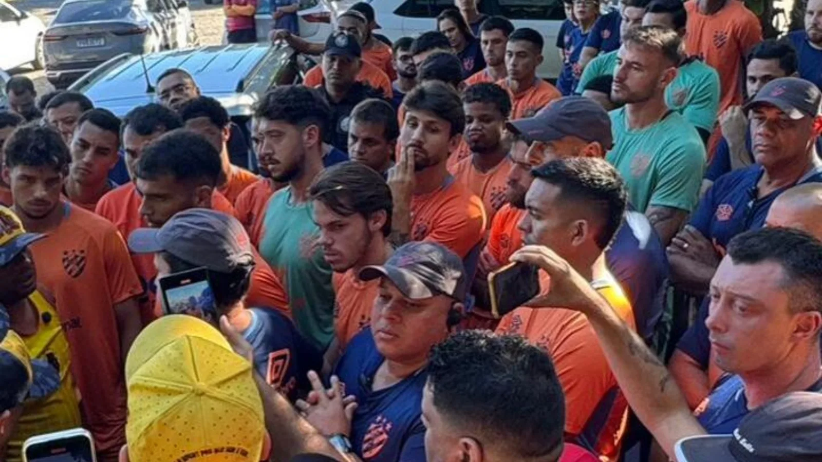 Sport vive fase conturbada no Brasileirão e torcedores ameaçam jogadores: “Vocês estão fazendo passar vergonha”