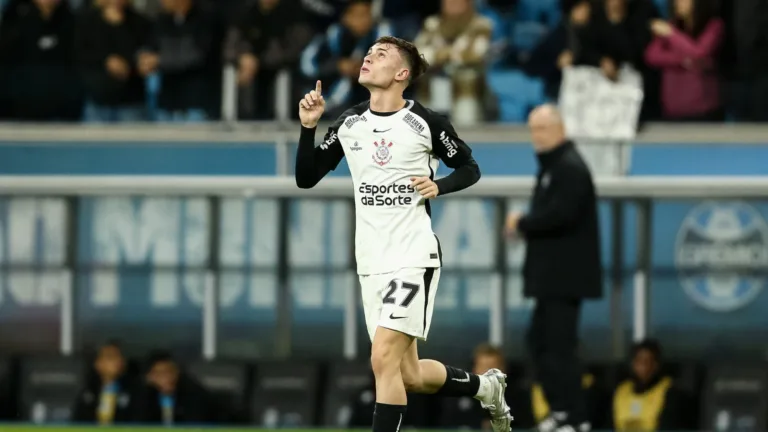 PSV prepara oferta por Breno Bidon e torcedor do Corinthians critica: “Perder jogador pro PSV é sacanagem”