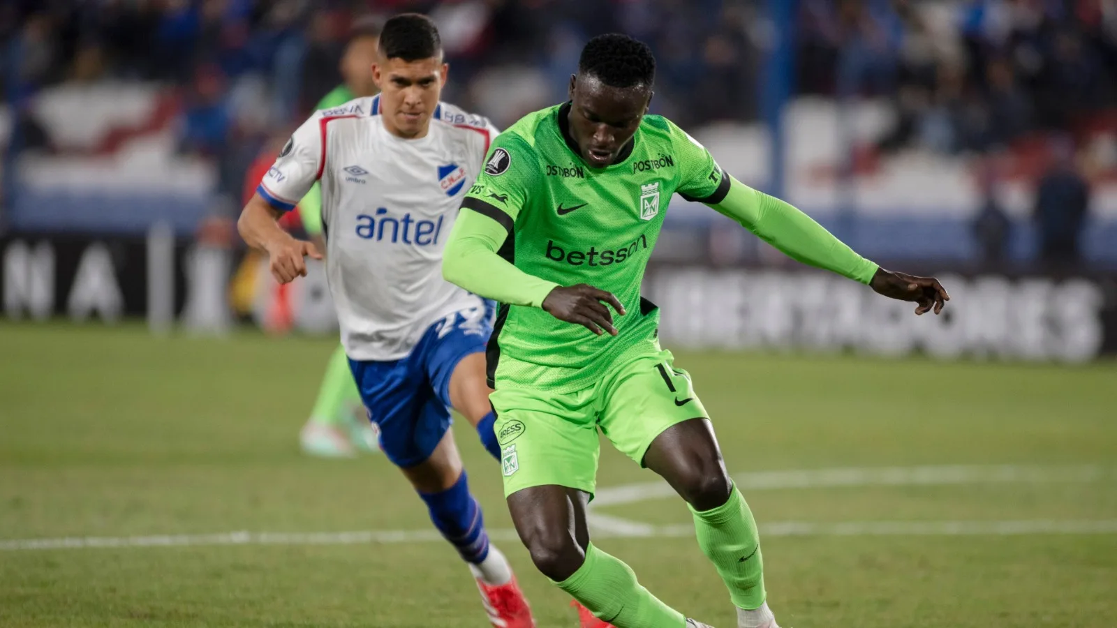 Fluminense busca contratação de Hinestroza e torcida tricolor aprova: “Finalmente um jogador bom”