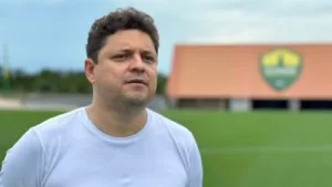 Presidente do Cuiabá, Cristiano Dresch, desacredita de pagamento e reclama do Corinthians: “Dando golpe no futebol”