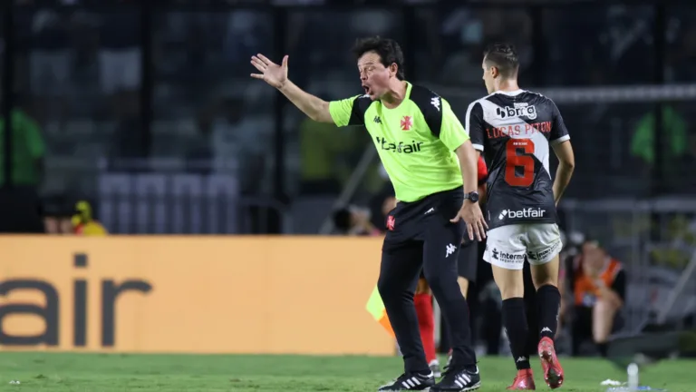 Diniz se diz frustrado pelo empate em Vasco x Grêmio: “Produzimos para vencer e golear”
