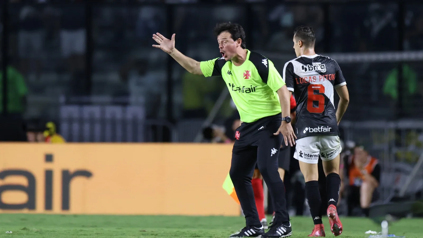 Diniz se diz frustrado pelo empate em Vasco x Grêmio: “Produzimos para vencer e golear”