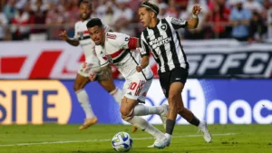 Torcida do Botafogo discorda de novo empréstimo de Segovinha: “Deixa esse moleque aqui”