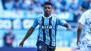 Jemerson pode ser titular em Palmeiras x Grêmio e torcida enlouquece: “Que 2025 termine de uma vez