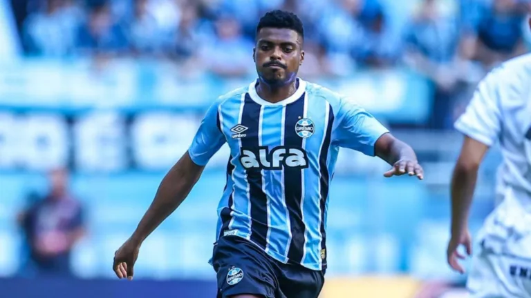 Jemerson pode ser titular em Palmeiras x Grêmio e torcida enlouquece: “Que 2025 termine de uma vez