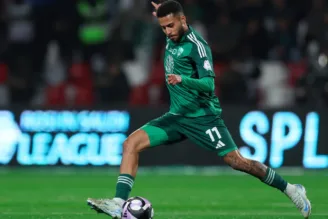 Atlético-MG acerta contratação do volante Alexsander, ex-Fluminense, e torcida ironiza: "Devendo jogadores e contratando"