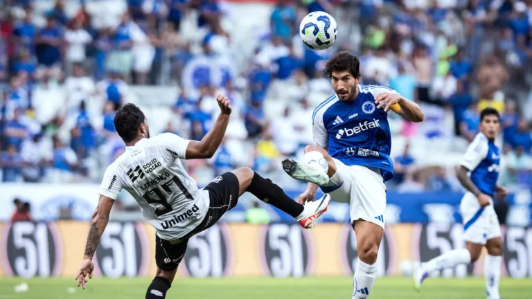 Cruzeiro sai na frente, mas Ceará arranca vitória e torcida rival provoca: “O verdadeiro Cruzeiro aparece”