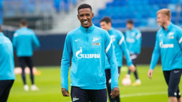 André Hernan atualiza disputa entre Vasco e Bahia pela contratação de Robert Renan: “Negociação está congelada” André Hernan atualiza disputa entre Vasco e Bahia pela contratação de Robert Renan: “Negociação está congelada”
