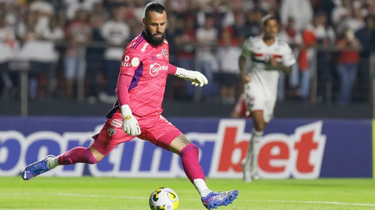 Jandrei divide opiniões após vitória do São Paulo na Copa do Brasil e torcida dispara: “Não consigo confiar”