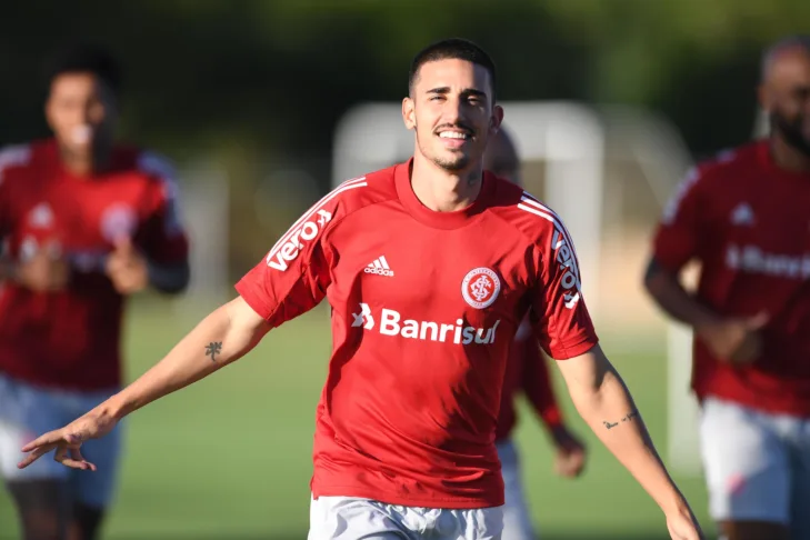 Ex-Internacional, Thiago Galhardo relembra esforço para ser convocado e responde Denilson: “Fiz o dobro de gols dele” Ex-Internacional, Thiago Galhardo relembra esforço para ser convocado e responde Denilson: “Fiz o dobro de gols dele”