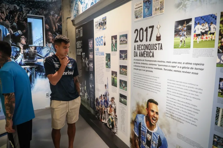 Empresário de Cristaldo, Ignacio Vilariño rebate críticas ao meia do Grêmio: “Teve dois anos muito bons”