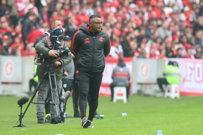 Rafael Sobis vê última chance de Roger Machado no Internacional contra o Flamengo: “O time está nas cordas”